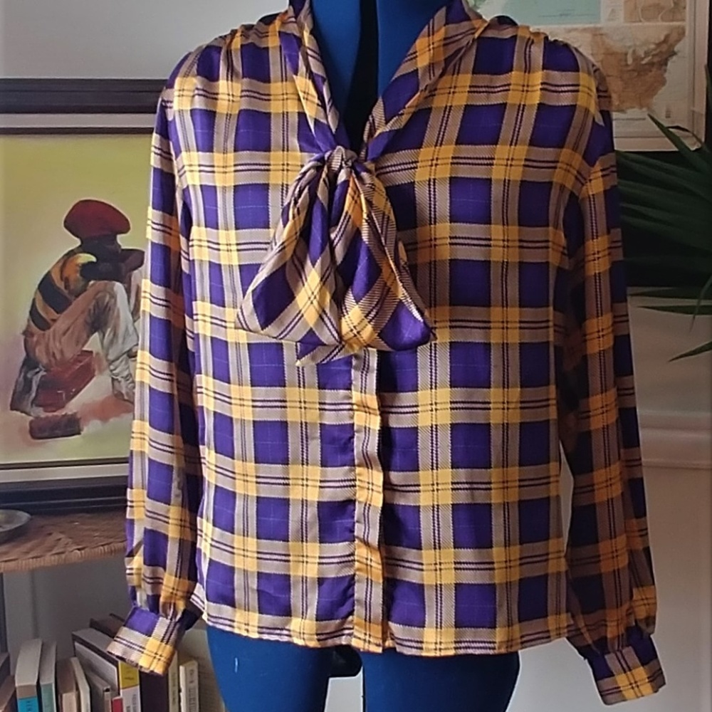 Bright vintage secretary, fits sizes 6-12